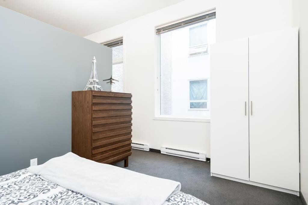 Holiday home Premium 2bd Loft Dt Heated Parking Rooftop Patio Bbq Gym Coffee Winnipeg