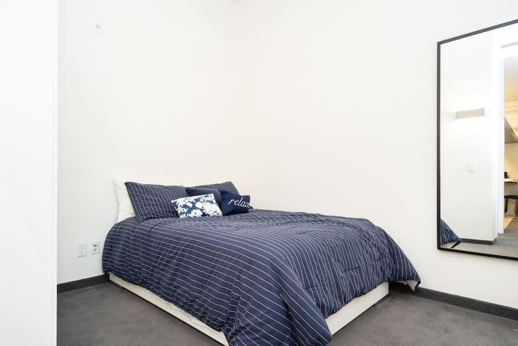 Premium 2bd Loft Dt Heated Parking Rooftop Patio Bbq Gym Coffee Holiday home Winnipeg