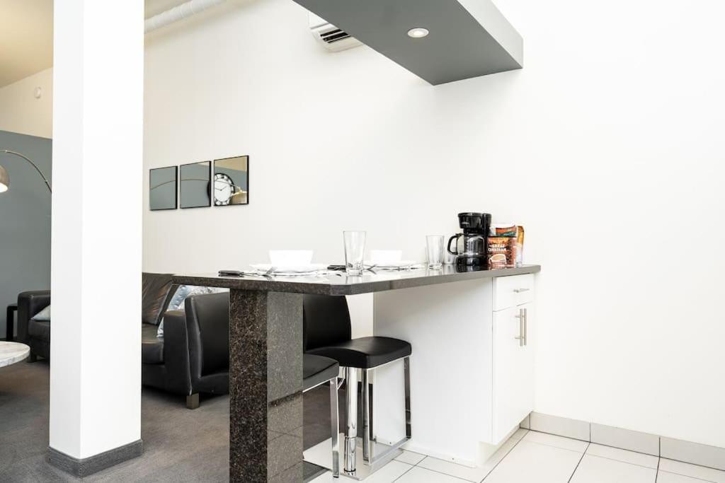 Premium 2bd Loft Dt Heated Parking Rooftop Patio Bbq Gym Coffee Holiday home
