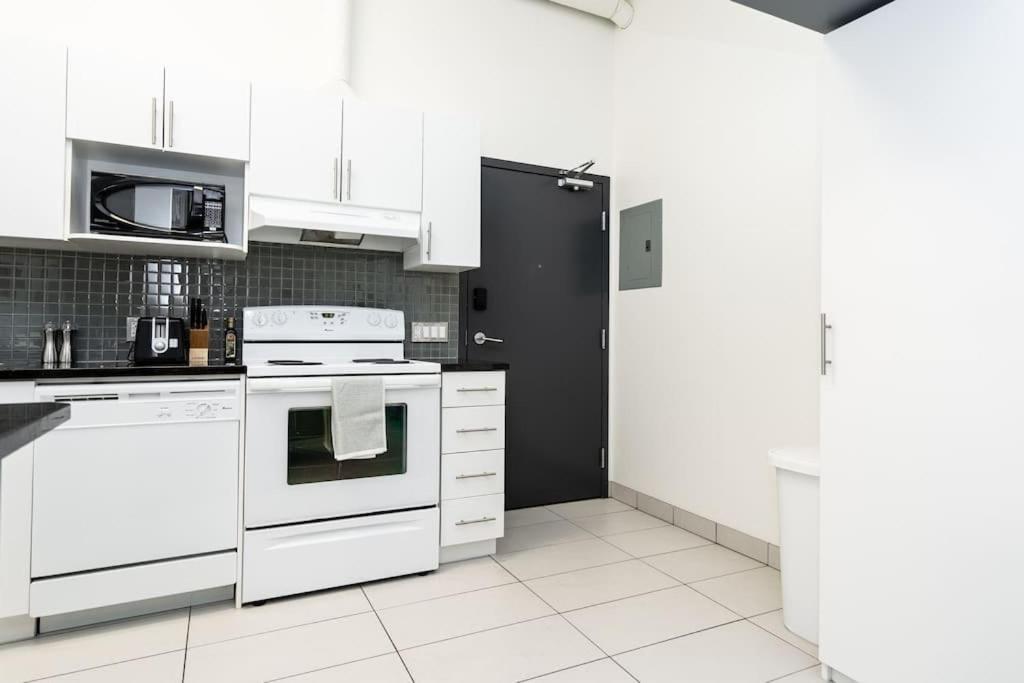 Premium 2bd Loft Dt Heated Parking Rooftop Patio Bbq Gym Coffee *